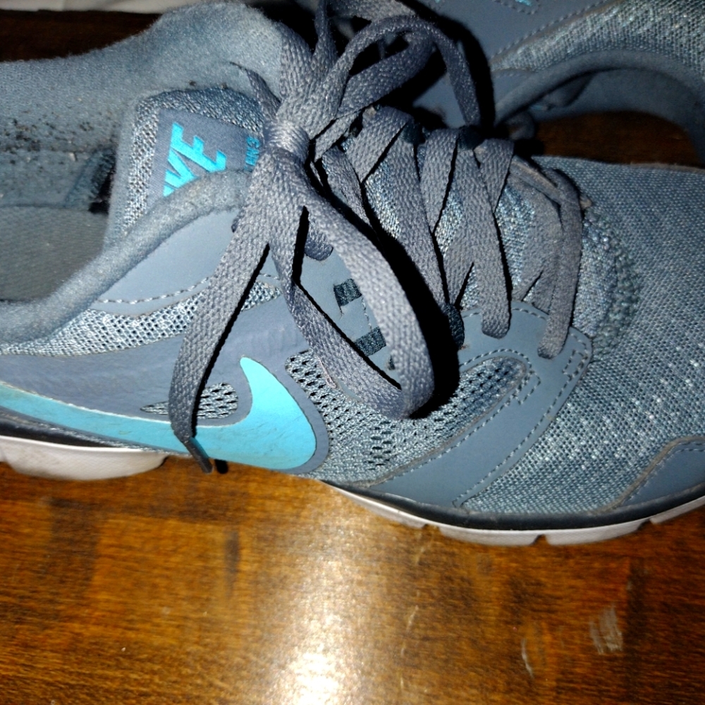 Nike Tennis Shoes